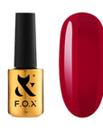 Gellack Sangria fra F.O.X – dyp rød gelelakk inspirert av spansk vin, rik på pigmenter.