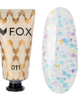Polygel med lys base og flerfargede glitterelementer
