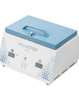 MicroSTOP MINI varmluftsterilisator, hvit med lyseblått lokk, håndtak og digitalt display foran
