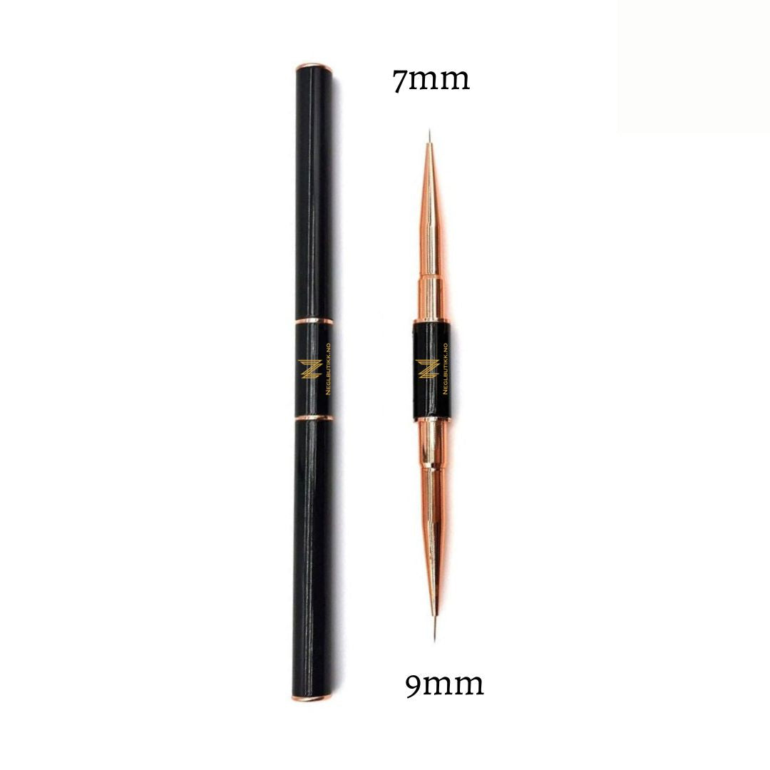 Dobbeltsidig Nylon Liner Brush 7mm 9mm for negledesign er et verktøy som brukes til å skape tynne linjer på neglene.
